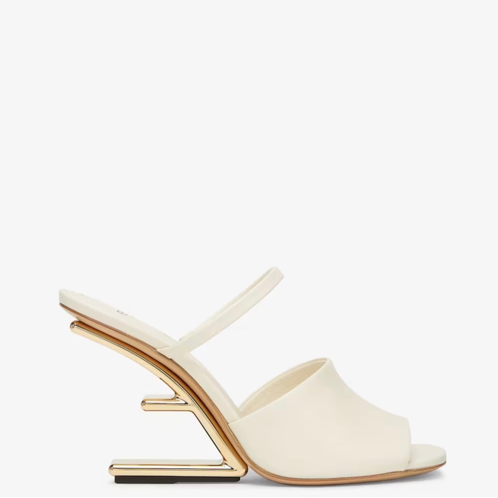 Fendi First
White leather high-heeled sandals